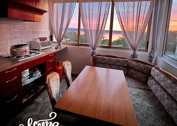 Holiday home In Kroatien Fuer 9 Personen Maslenica