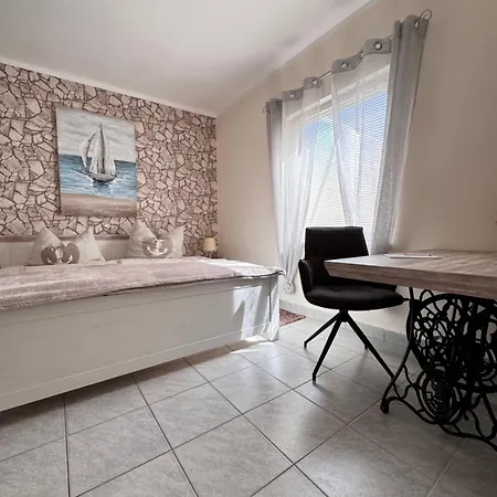 In Kroatien Fuer 9 Personen Holiday home *