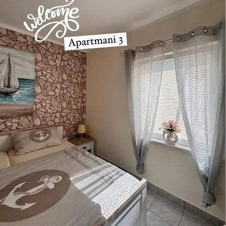 In Kroatien Fuer 9 Personen Holiday home *